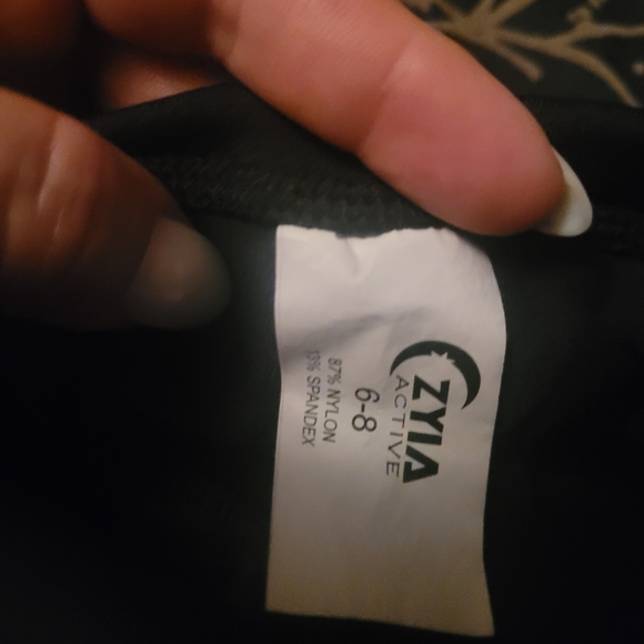 Zyia leggings. Black 6-8 - Picture 4 of 4